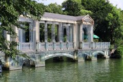 Glass bridge, Guilin (Guangxi), China
